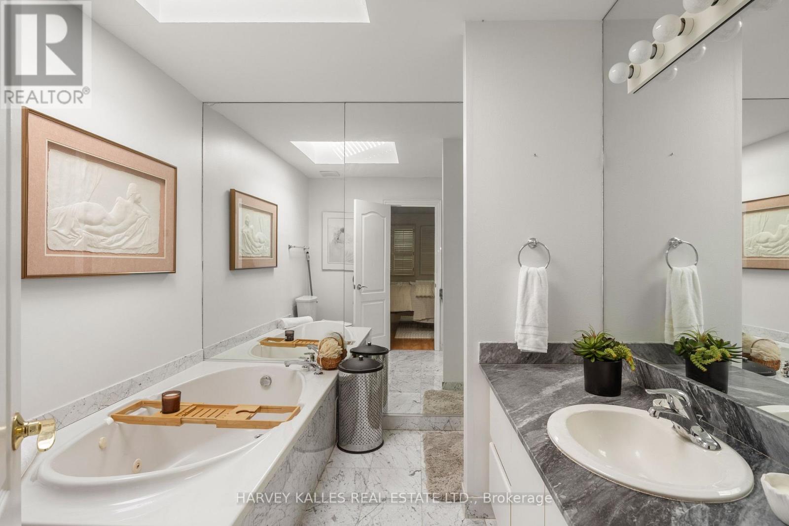 84 WALMSLEY BOULEVARD - Image 30