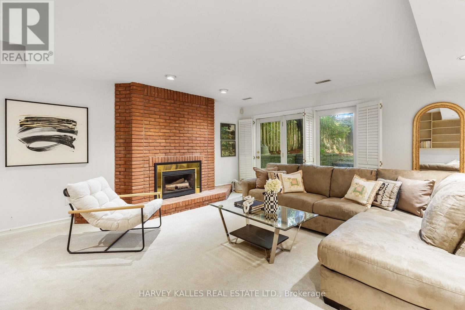84 WALMSLEY BOULEVARD - Image 38