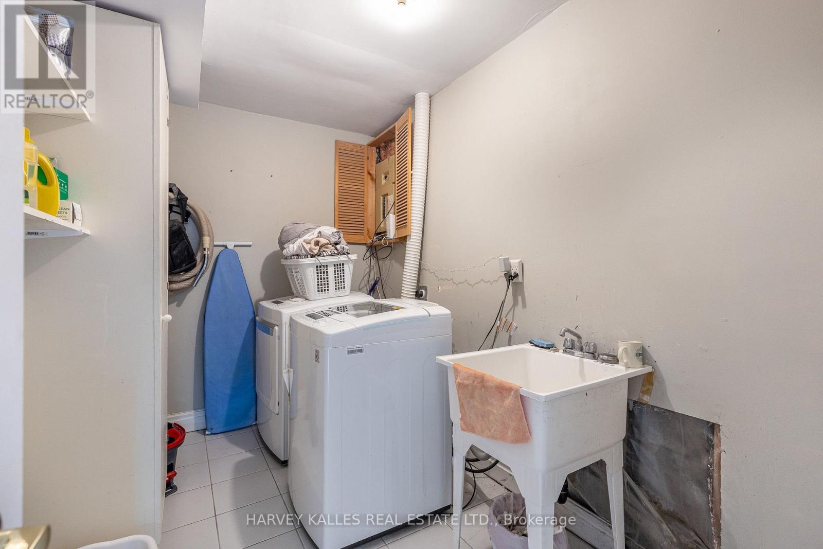 84 WALMSLEY BOULEVARD - Image 42