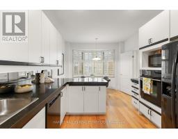 84 Walmsley Boulevard, Toronto, ON M4V1X6 Photo 15