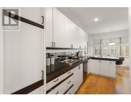 84 Walmsley Boulevard, Toronto, ON M4V1X6 Photo 20