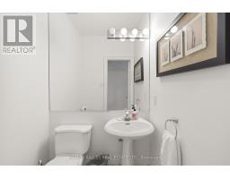 84 Walmsley Boulevard, Toronto, ON M4V1X6 Photo 23