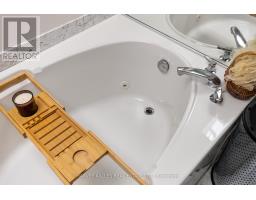 84 Walmsley Boulevard, Toronto, ON M4V1X6 Photo 31