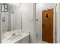 84 Walmsley Boulevard, Toronto, ON M4V1X6 Photo 40
