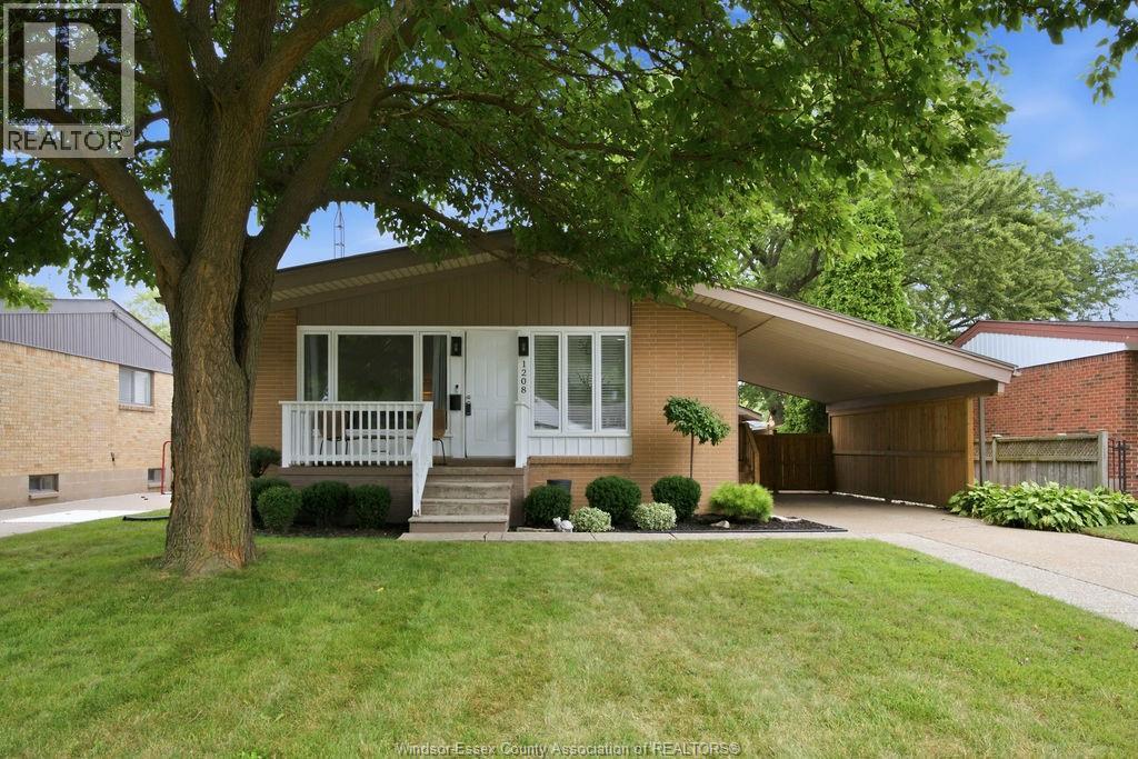 1208 BELLEPERCHE, Windsor — photo 2