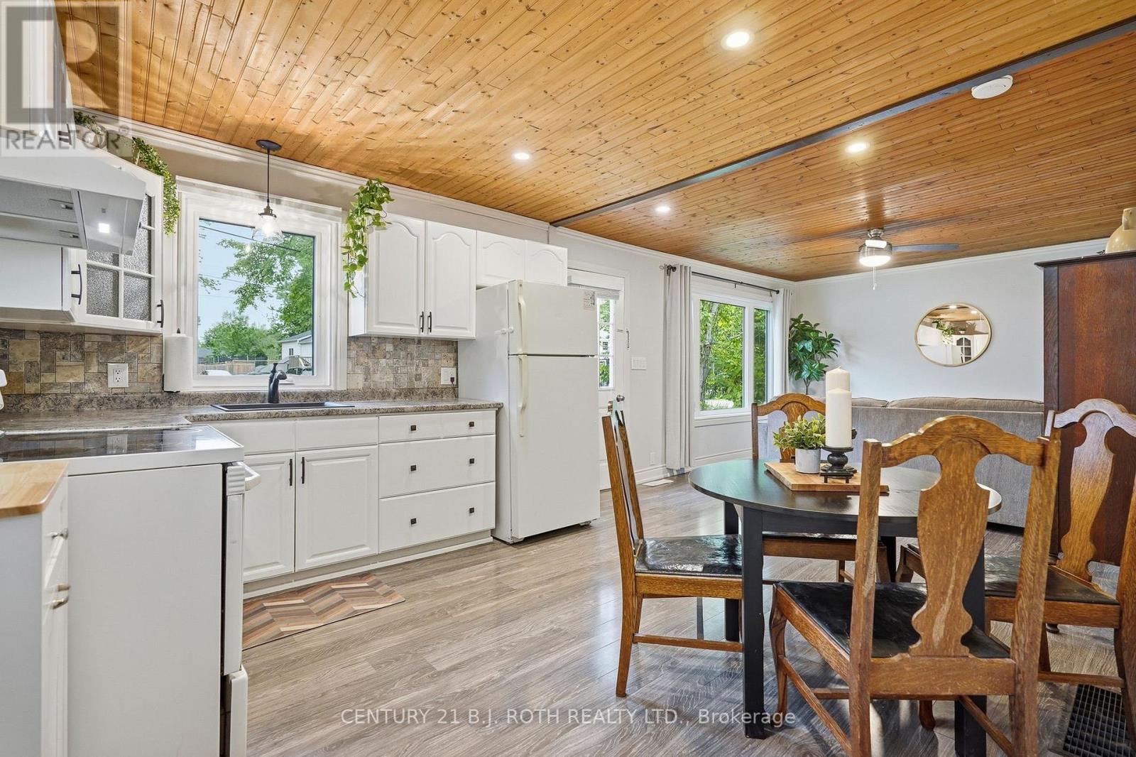 3408 CORONATION AVENUE, Severn (West Shore) — photo 3