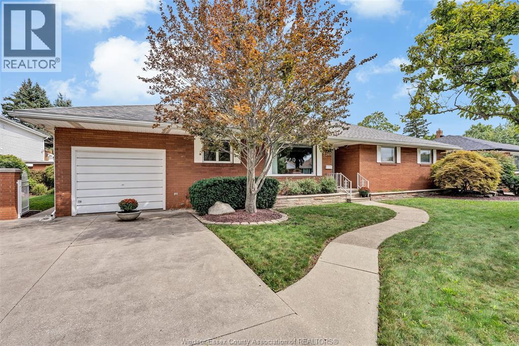 2360 LEONARD ROAD