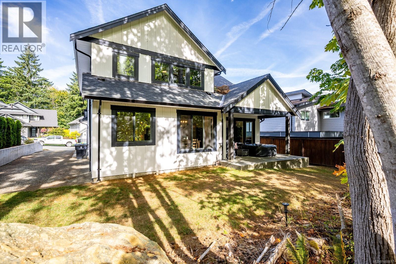 #4 2880 Arden Rd - 22