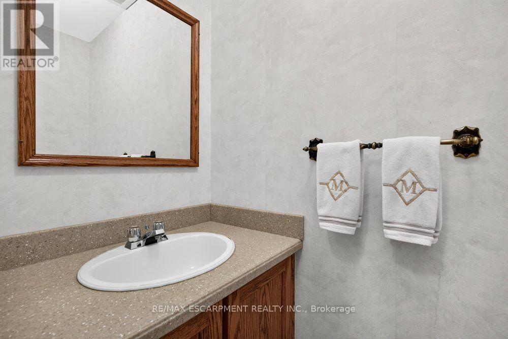 159 ALL SAINTS CRESCENT, Oakville (FD Ford) — photo 10