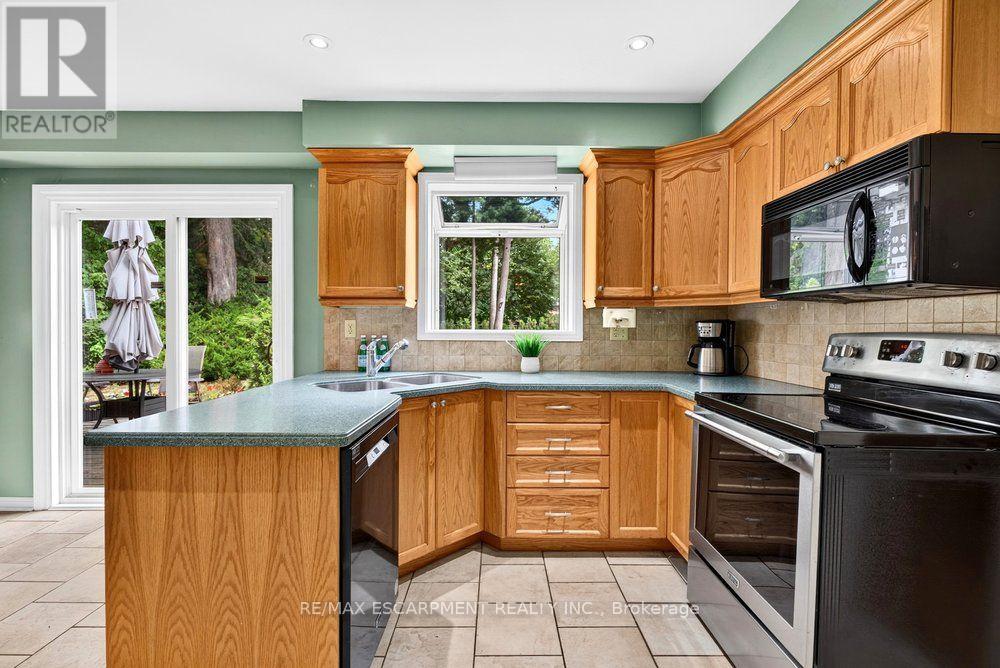 159 ALL SAINTS CRESCENT, Oakville (FD Ford) — photo 6