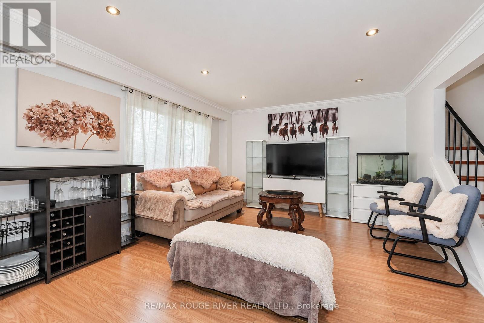 3 - 9 GOSFORD BOULEVARD, Toronto (Black Creek) — photo 10