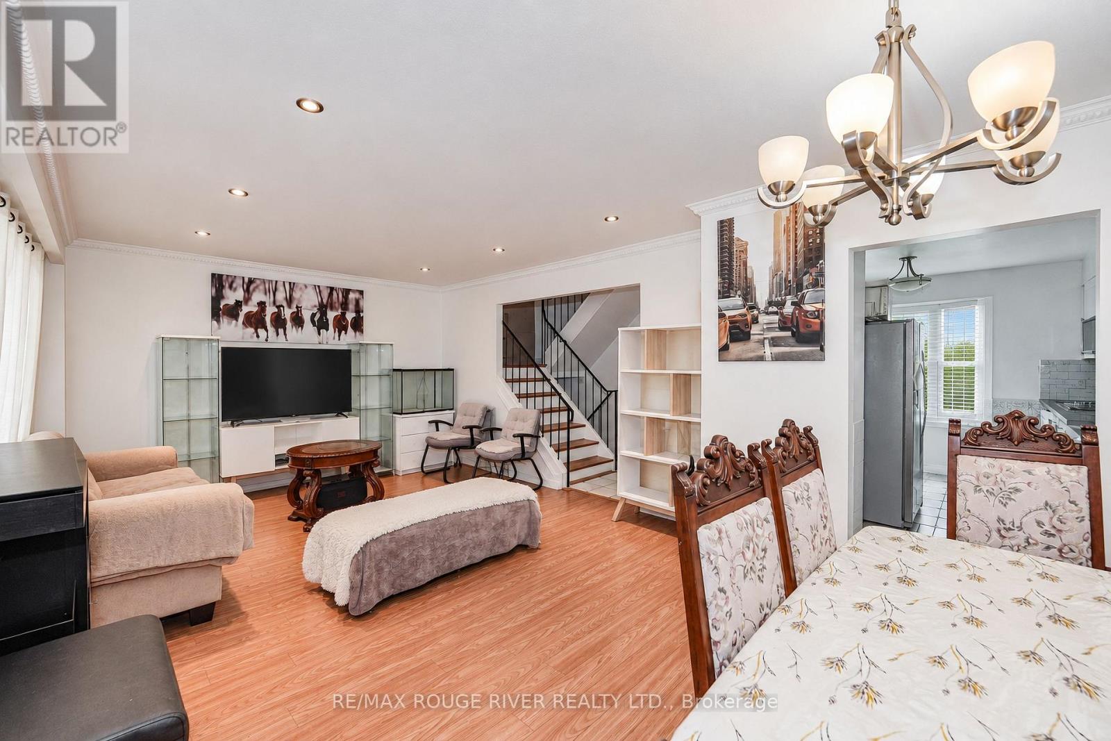 3 - 9 GOSFORD BOULEVARD, Toronto (Black Creek) — photo 12