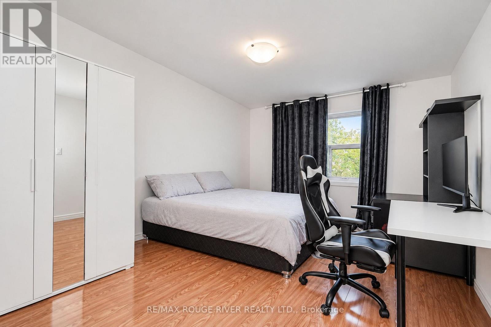 #3 9 GOSFORD BOULEVARD - 14