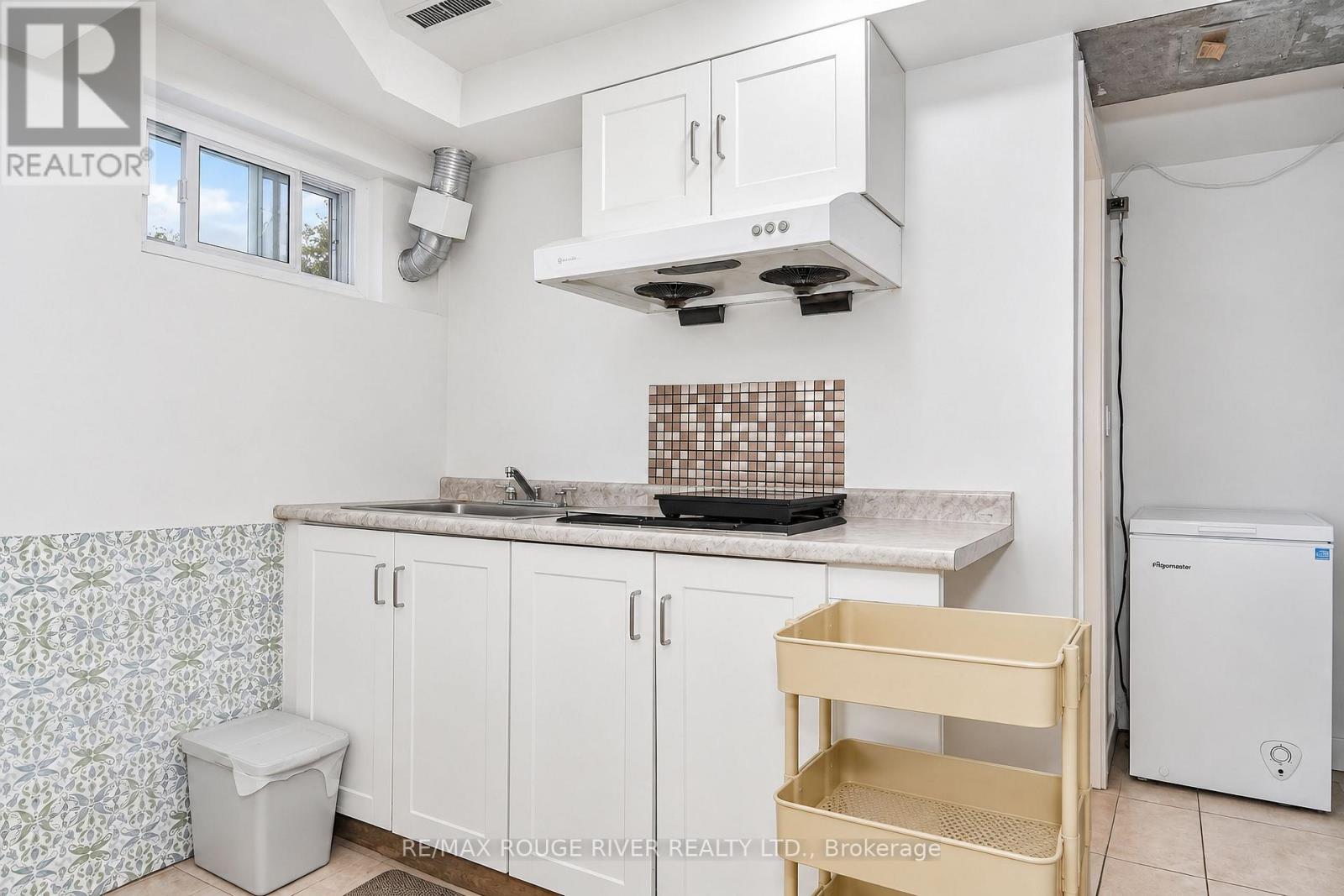 #3 9 GOSFORD BOULEVARD - 21