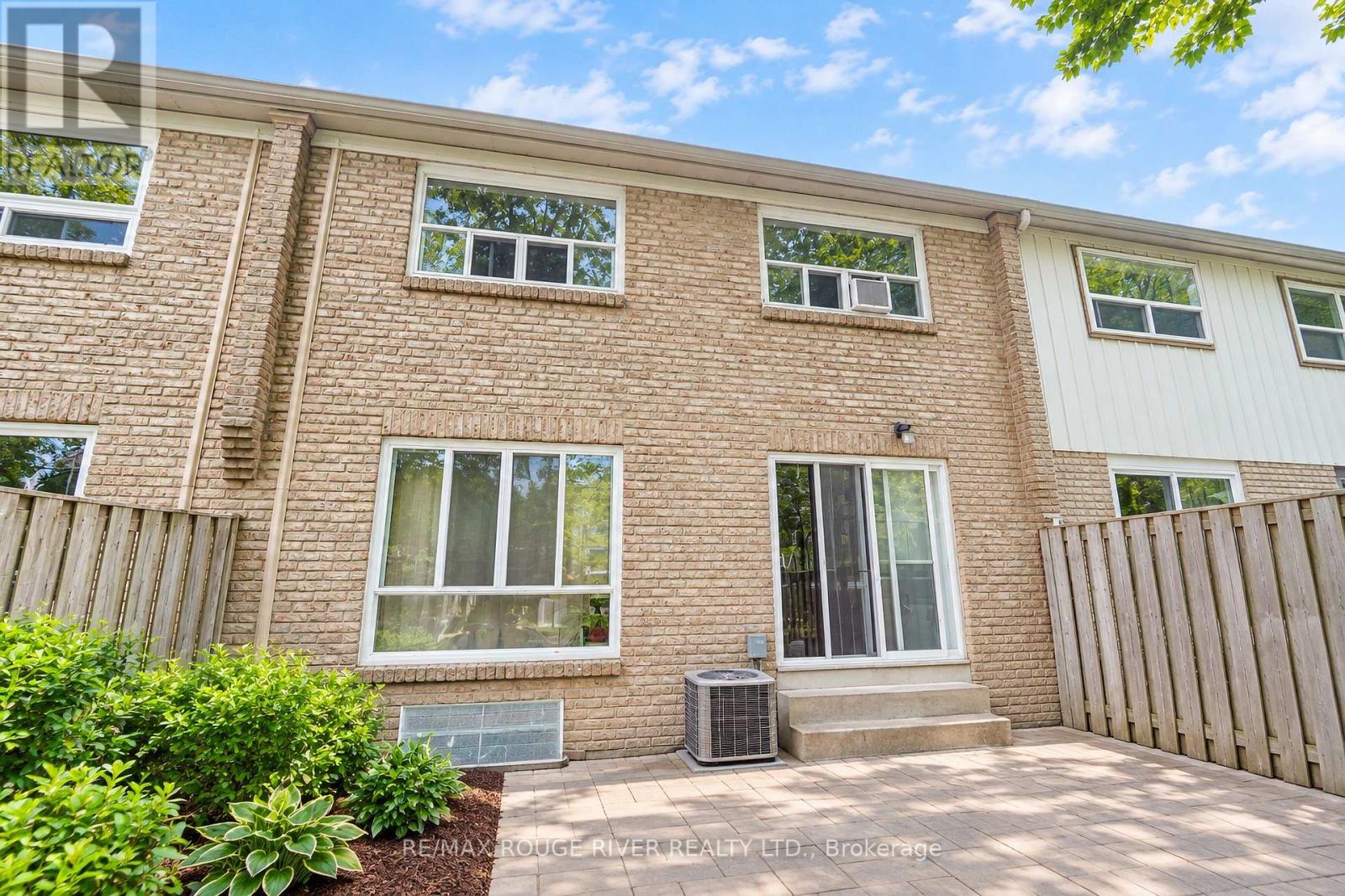 #3 9 GOSFORD BOULEVARD - 3