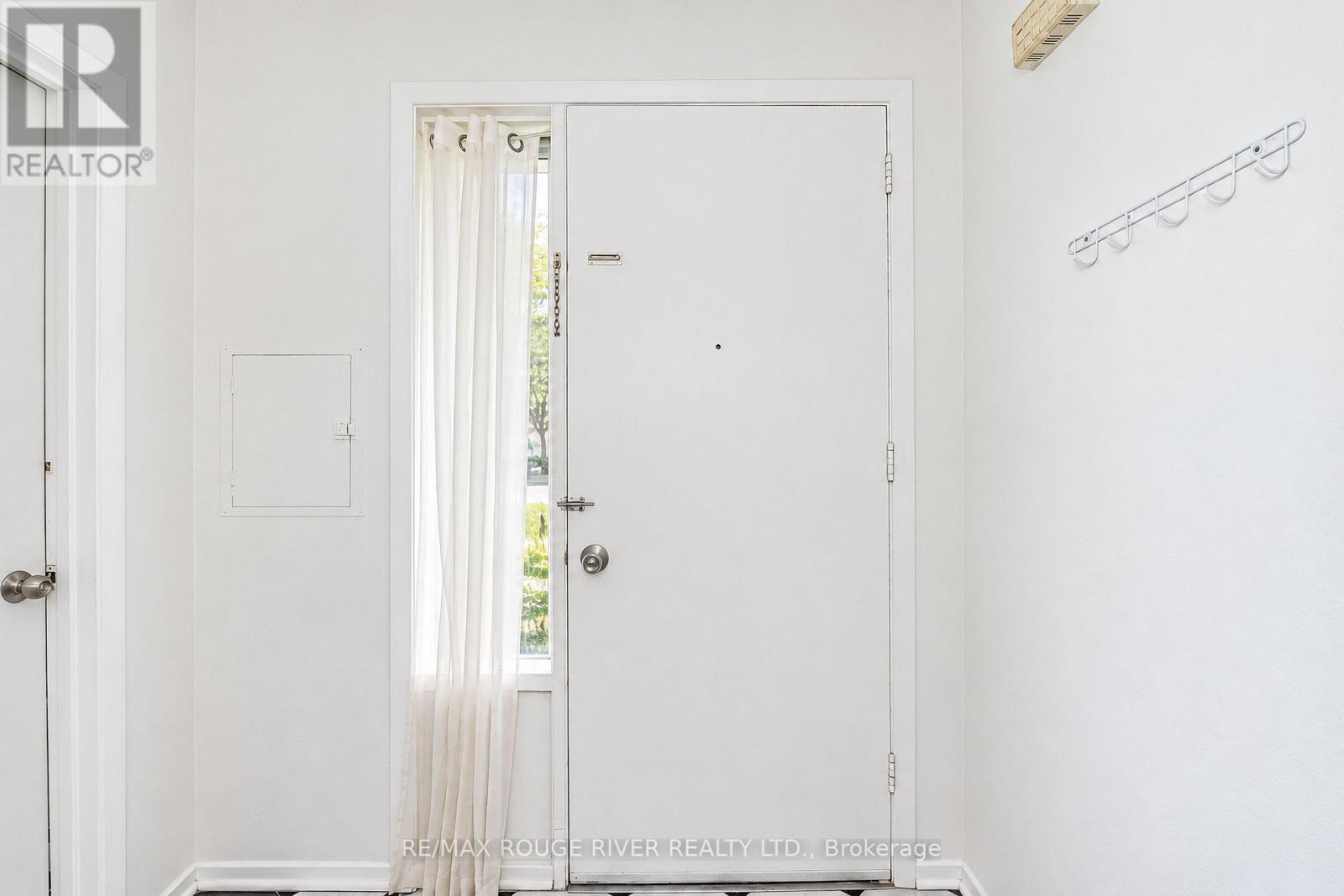 3 - 9 GOSFORD BOULEVARD, Toronto (Black Creek) — photo 4