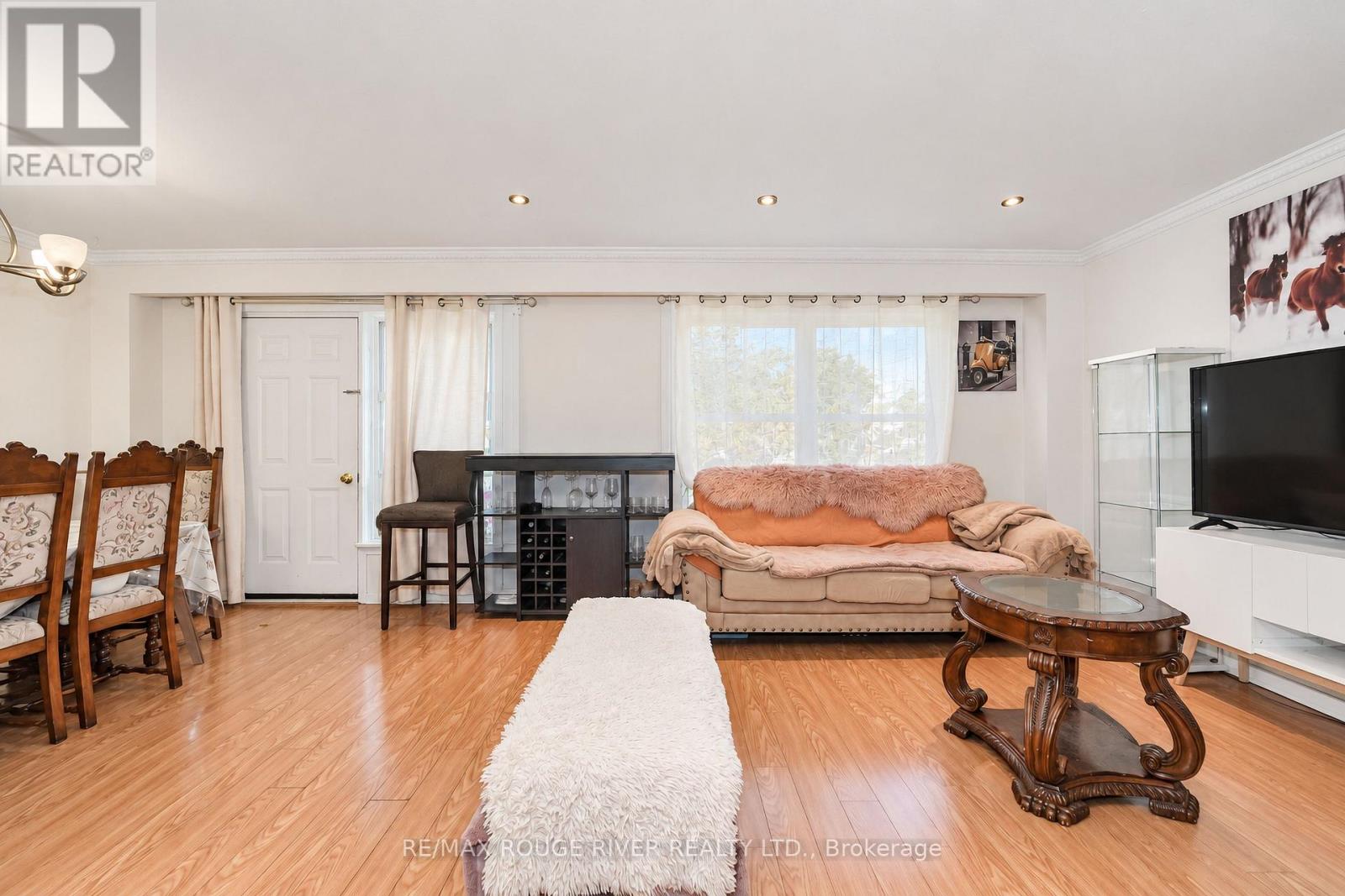 #3 9 GOSFORD BOULEVARD - 9