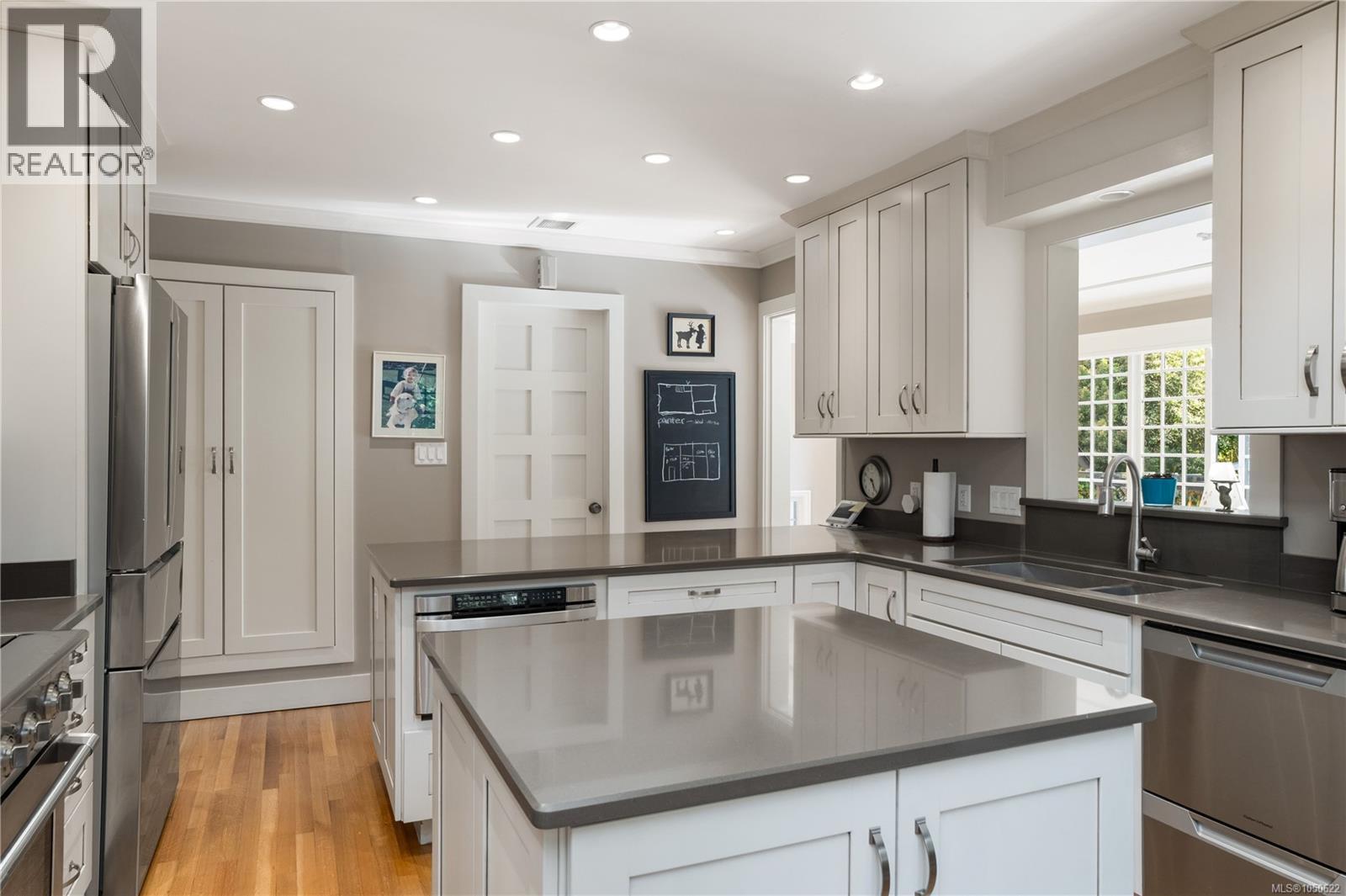1030 St. Charles St - Image 19