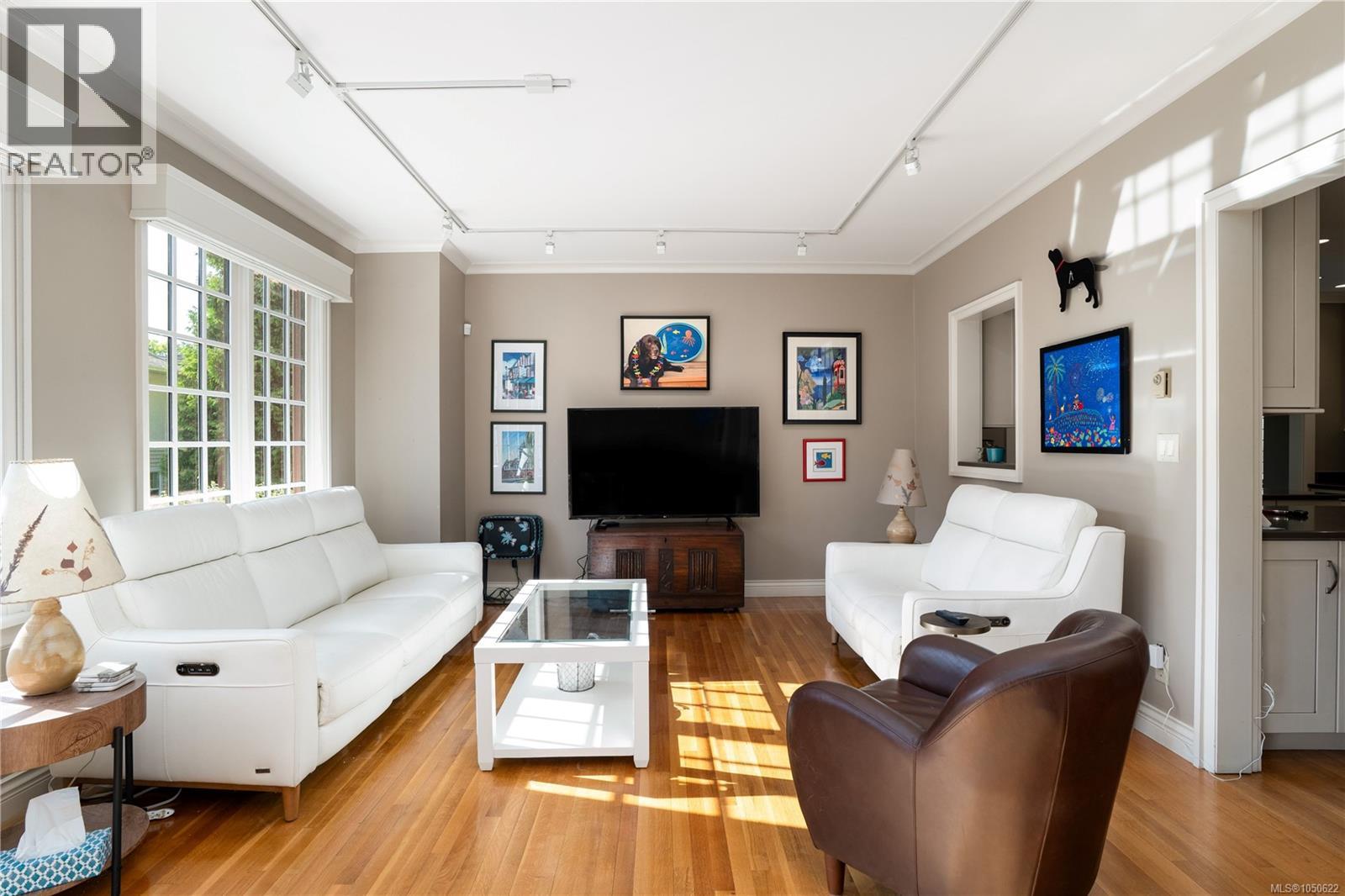 1030 St. Charles St - Image 23
