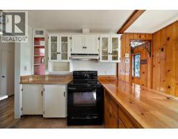 Living room - 675 Kilmalu Rd, Mill Bay, BC V8H1E2 Photo 8