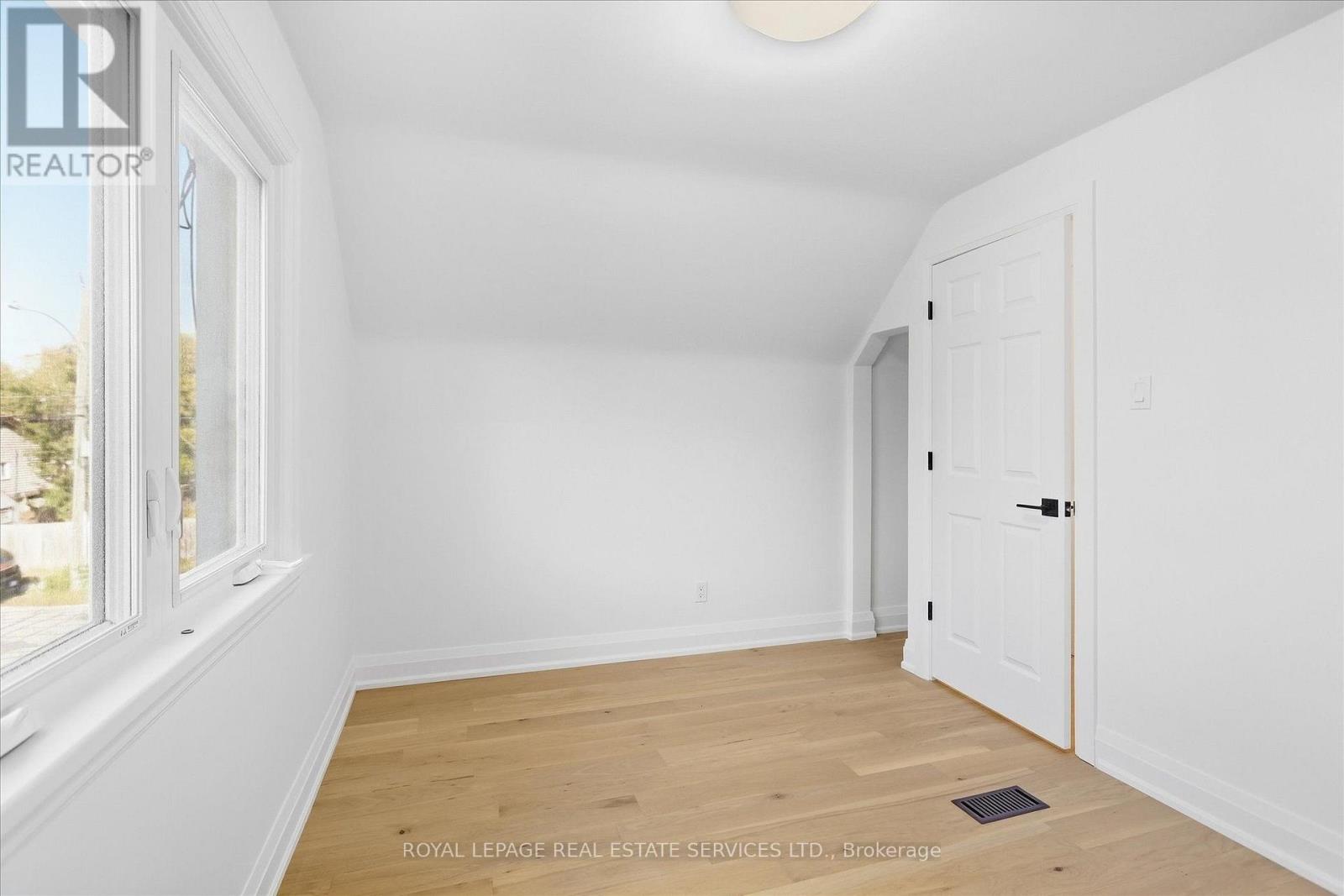 193 RUTHERFORD AVENUE - 28