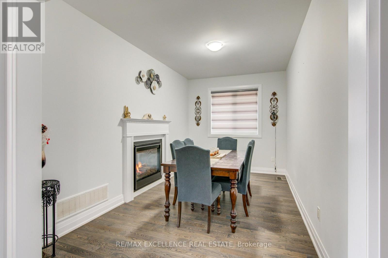 1080 EDINBURGH DRIVE - 13