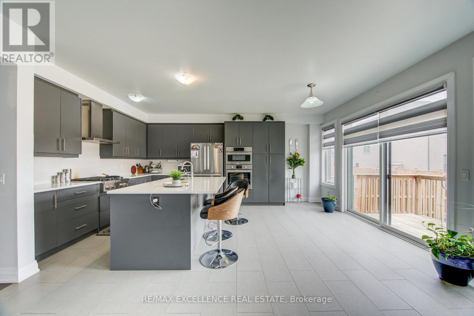 1080 EDINBURGH DRIVE - 14