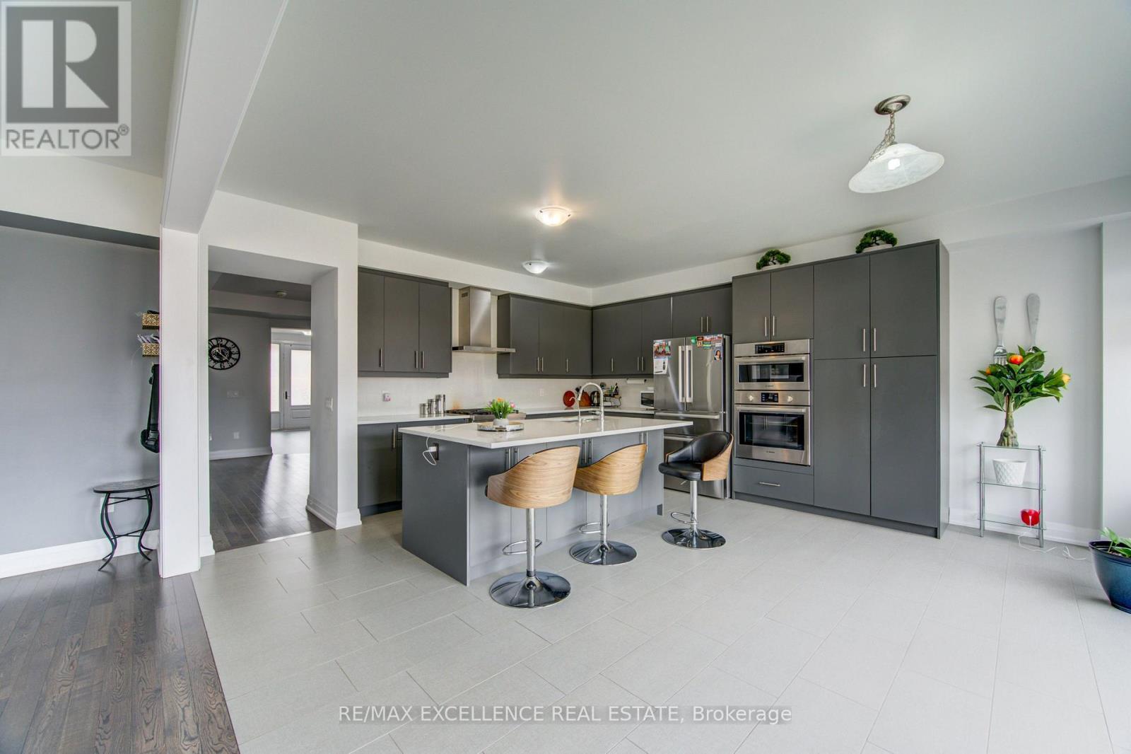 1080 EDINBURGH DRIVE - 15