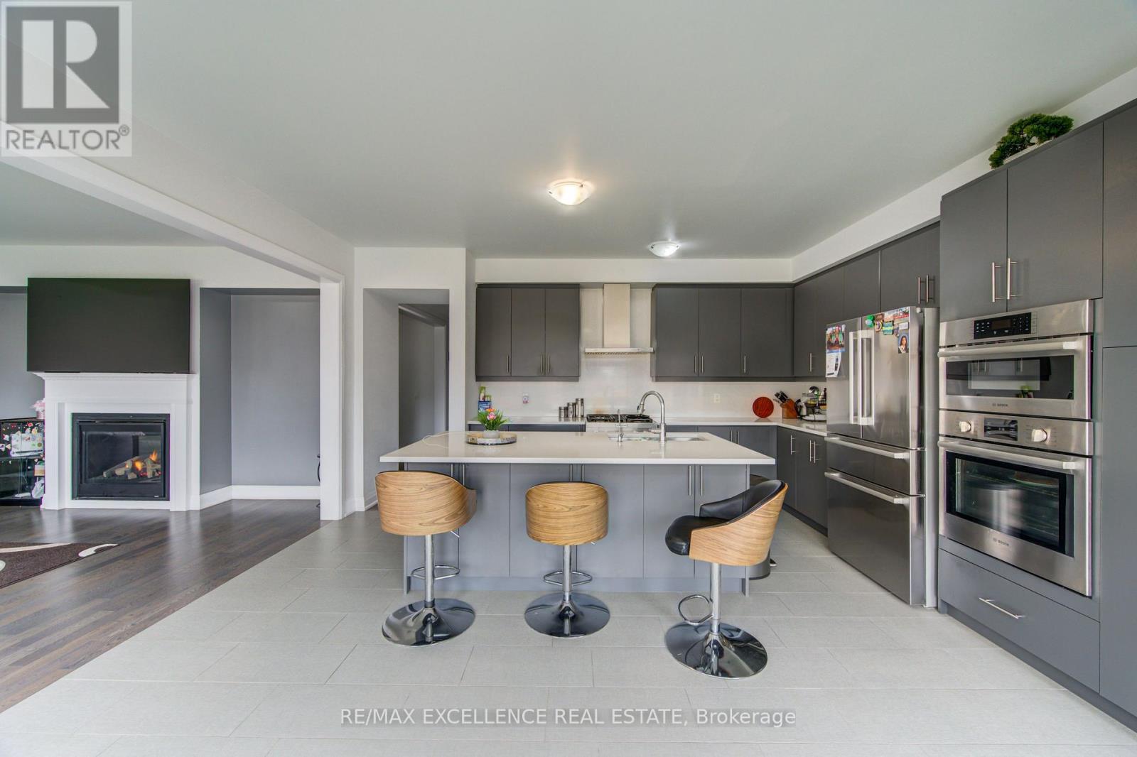 1080 EDINBURGH DRIVE - 17
