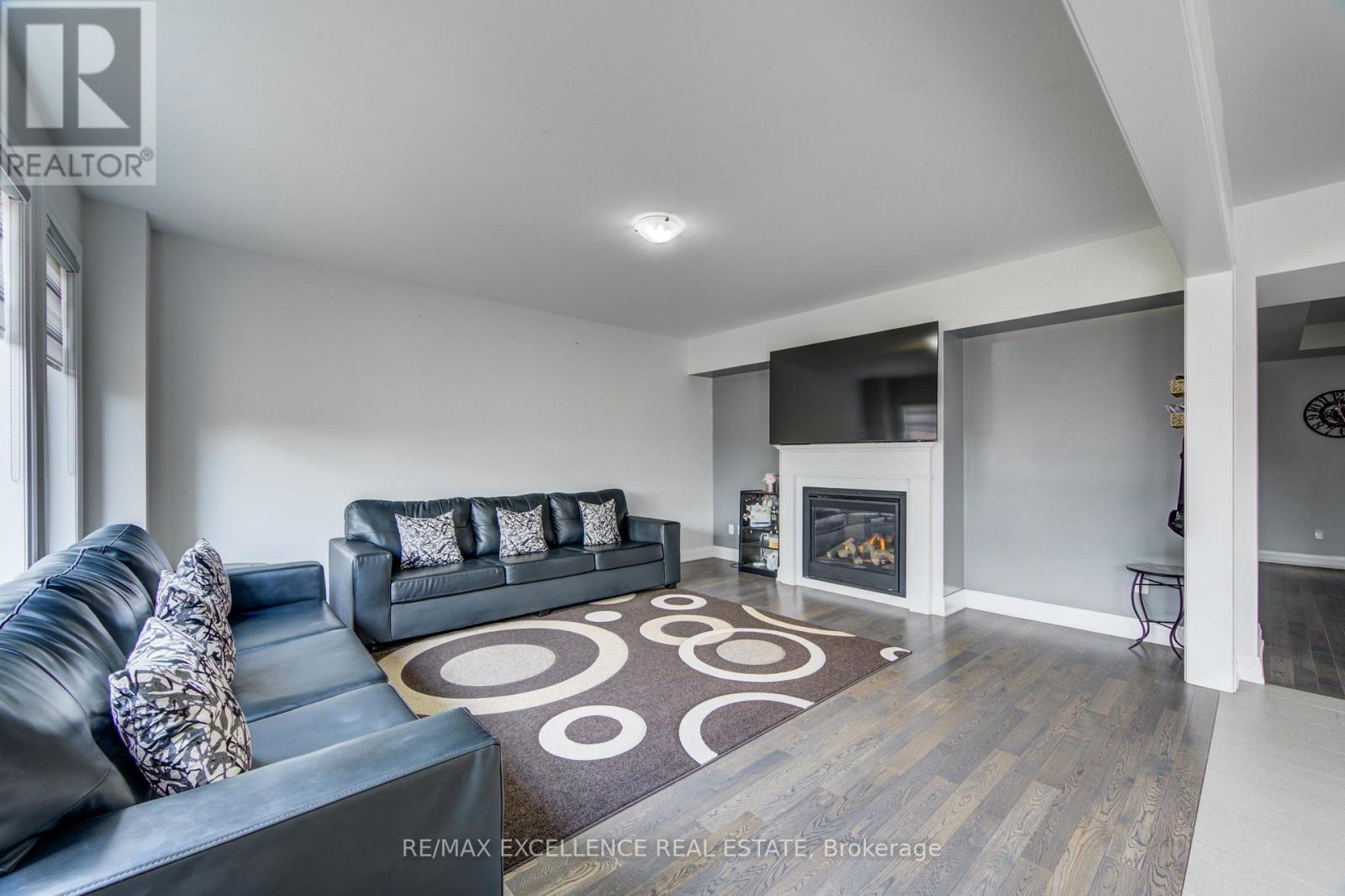 1080 EDINBURGH DRIVE - 20