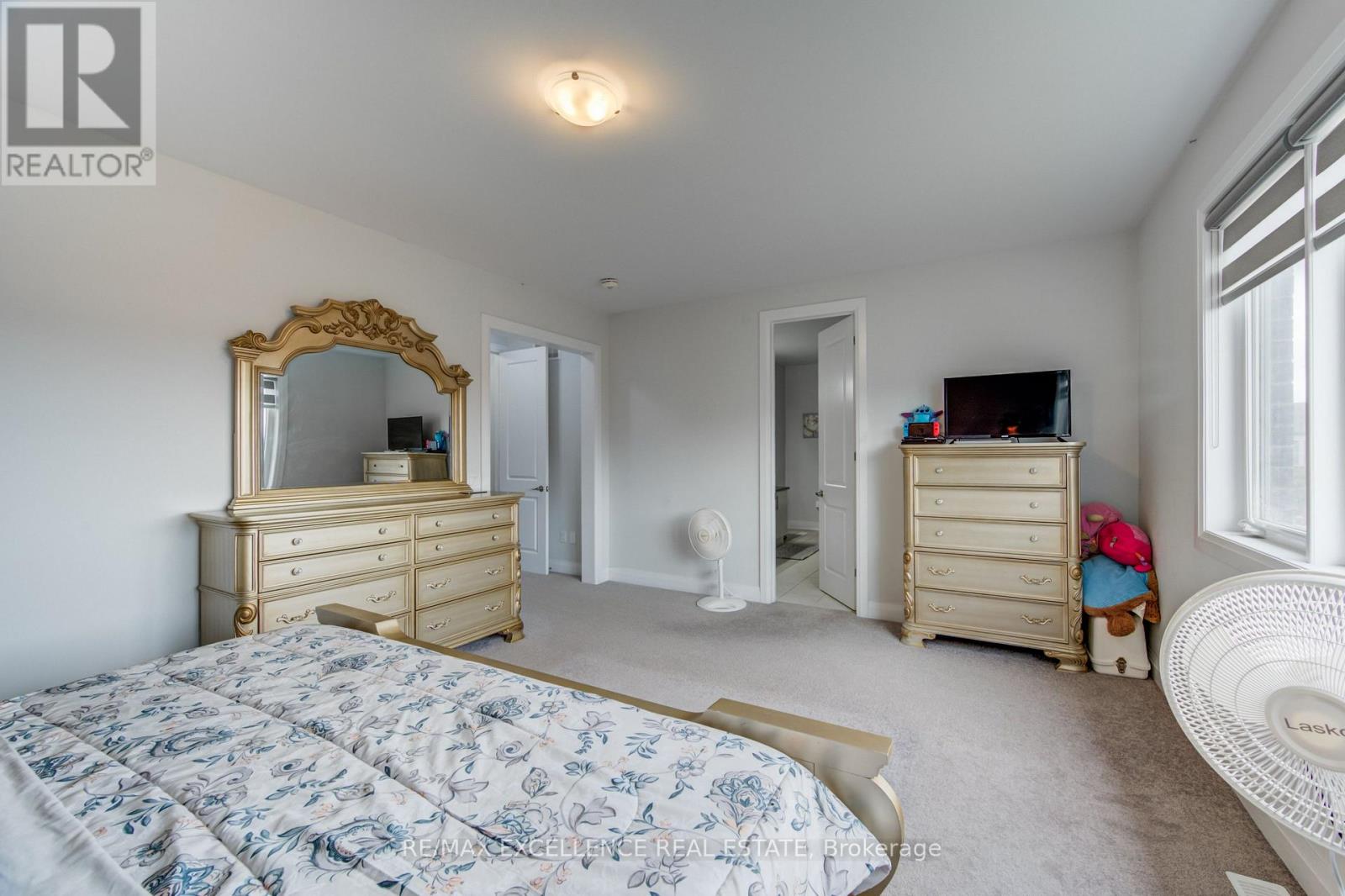 1080 EDINBURGH DRIVE - 34