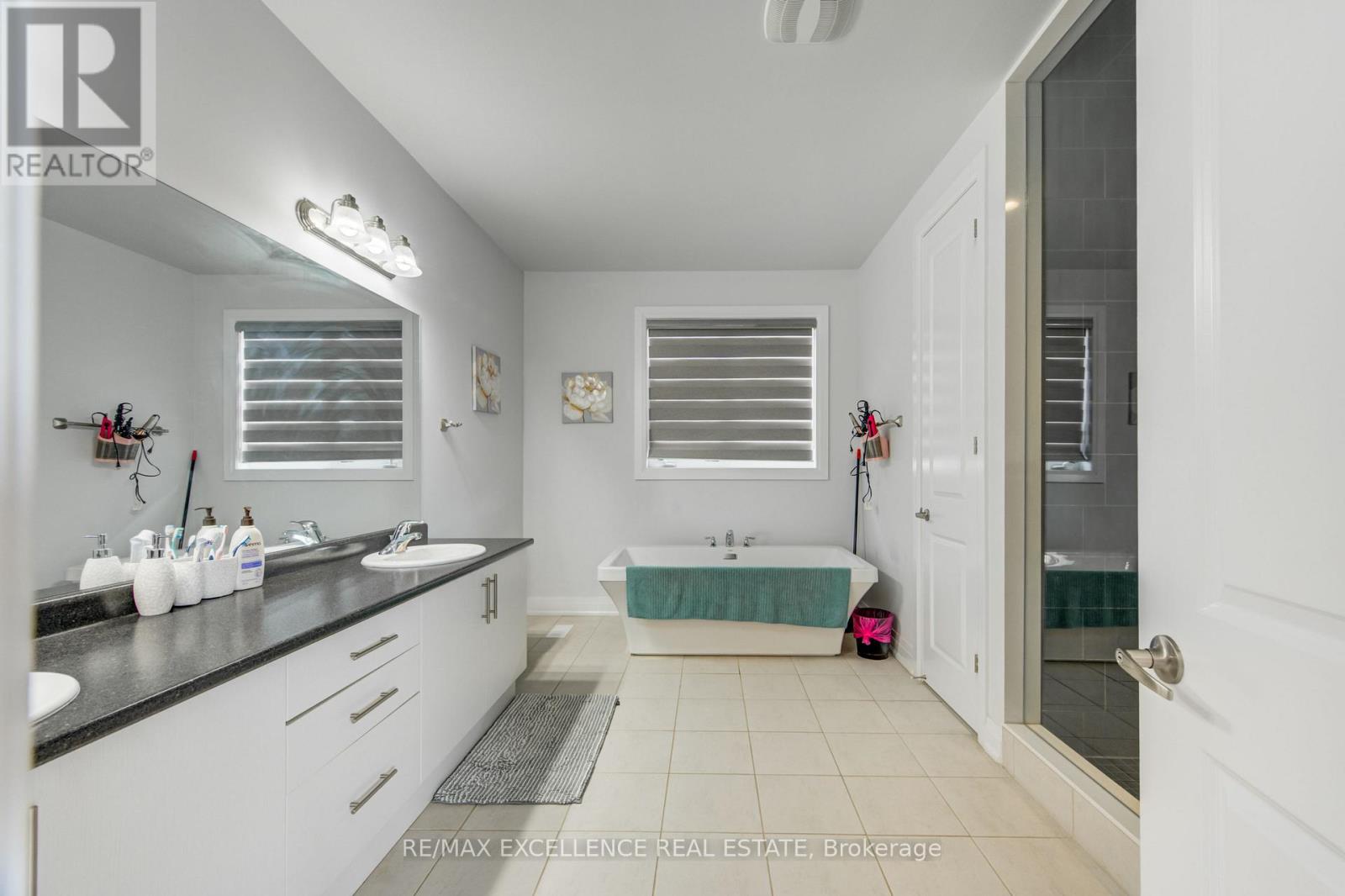 1080 EDINBURGH DRIVE - 35
