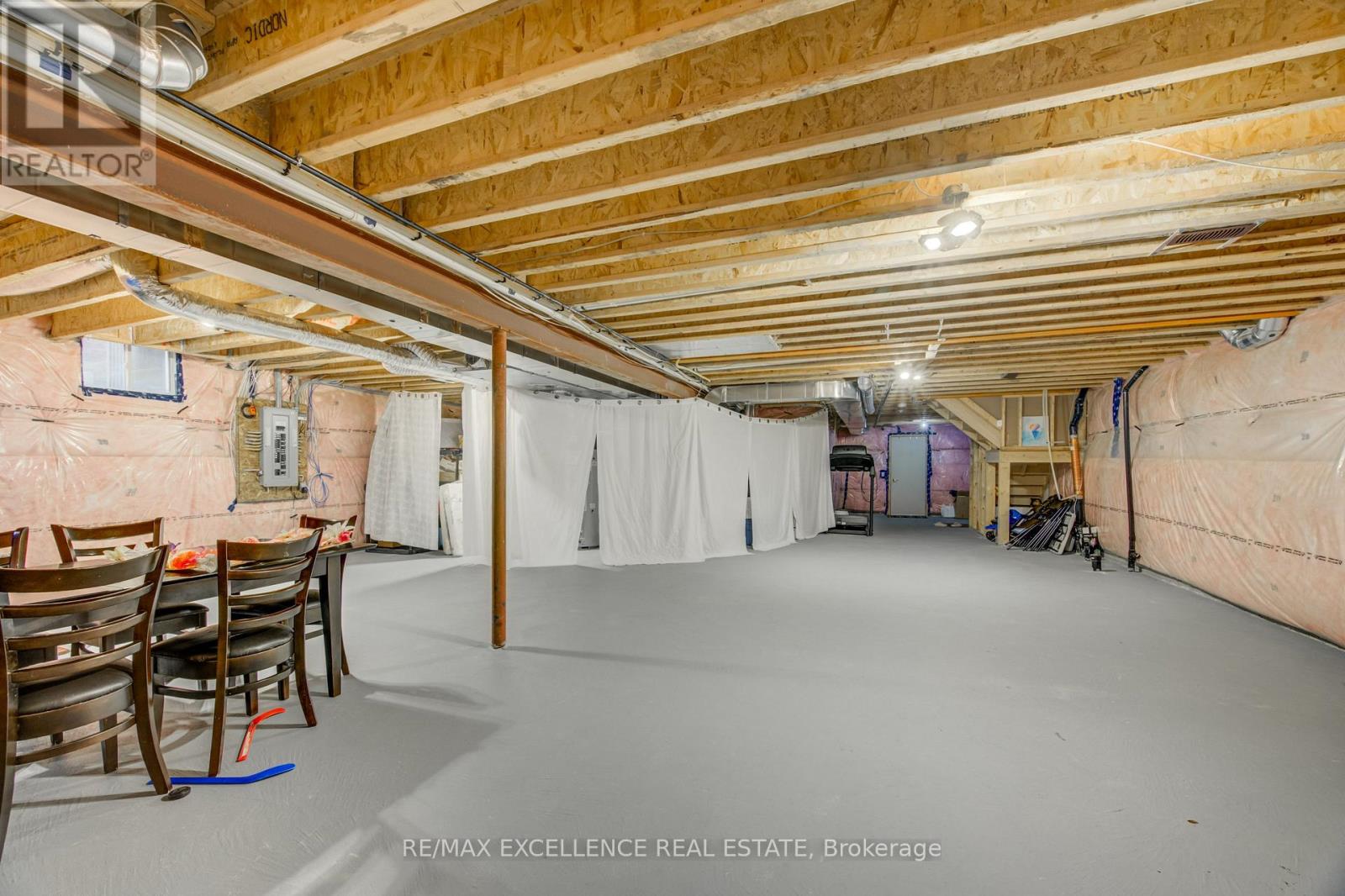 1080 EDINBURGH DRIVE - 41