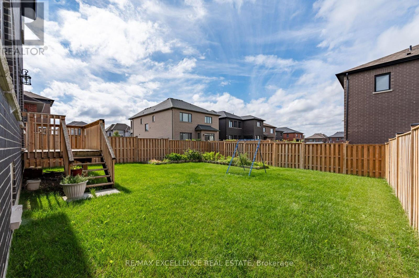1080 EDINBURGH DRIVE - 42