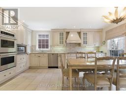 Kitchen - 268 Lonsdale Road, Toronto, ON M4V1X1 Photo 16