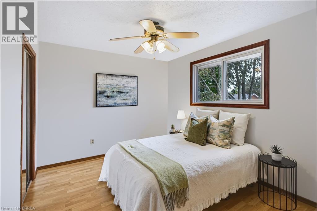 33 COACHWOOD Road, Brantford — photo 10