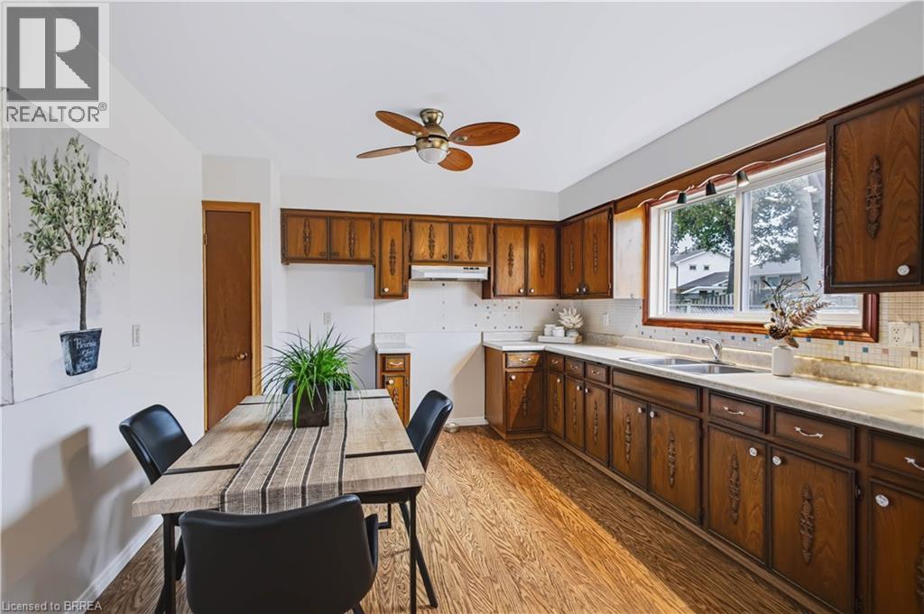 33 COACHWOOD Road - 7