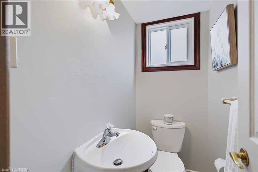 33 COACHWOOD Road - 22