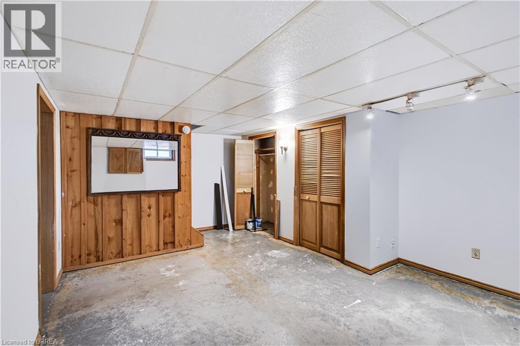 33 COACHWOOD Road - 19
