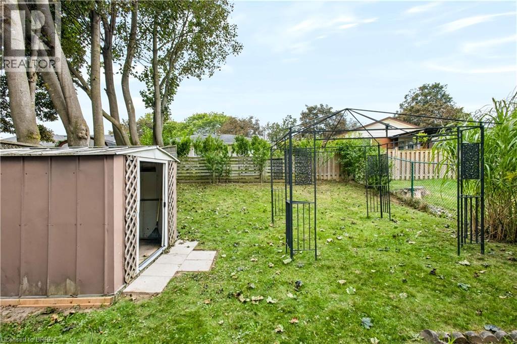 33 COACHWOOD Road - 26