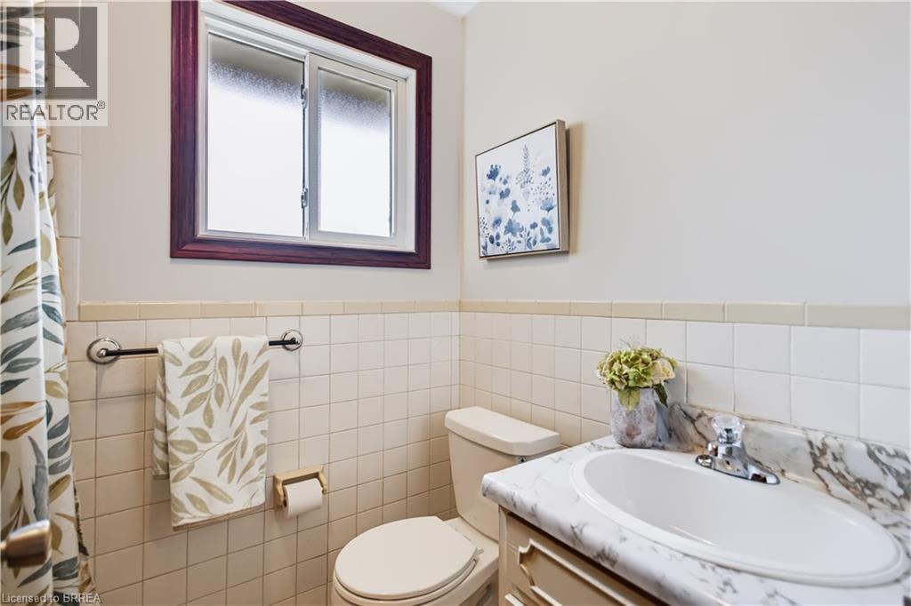 33 COACHWOOD Road - 17