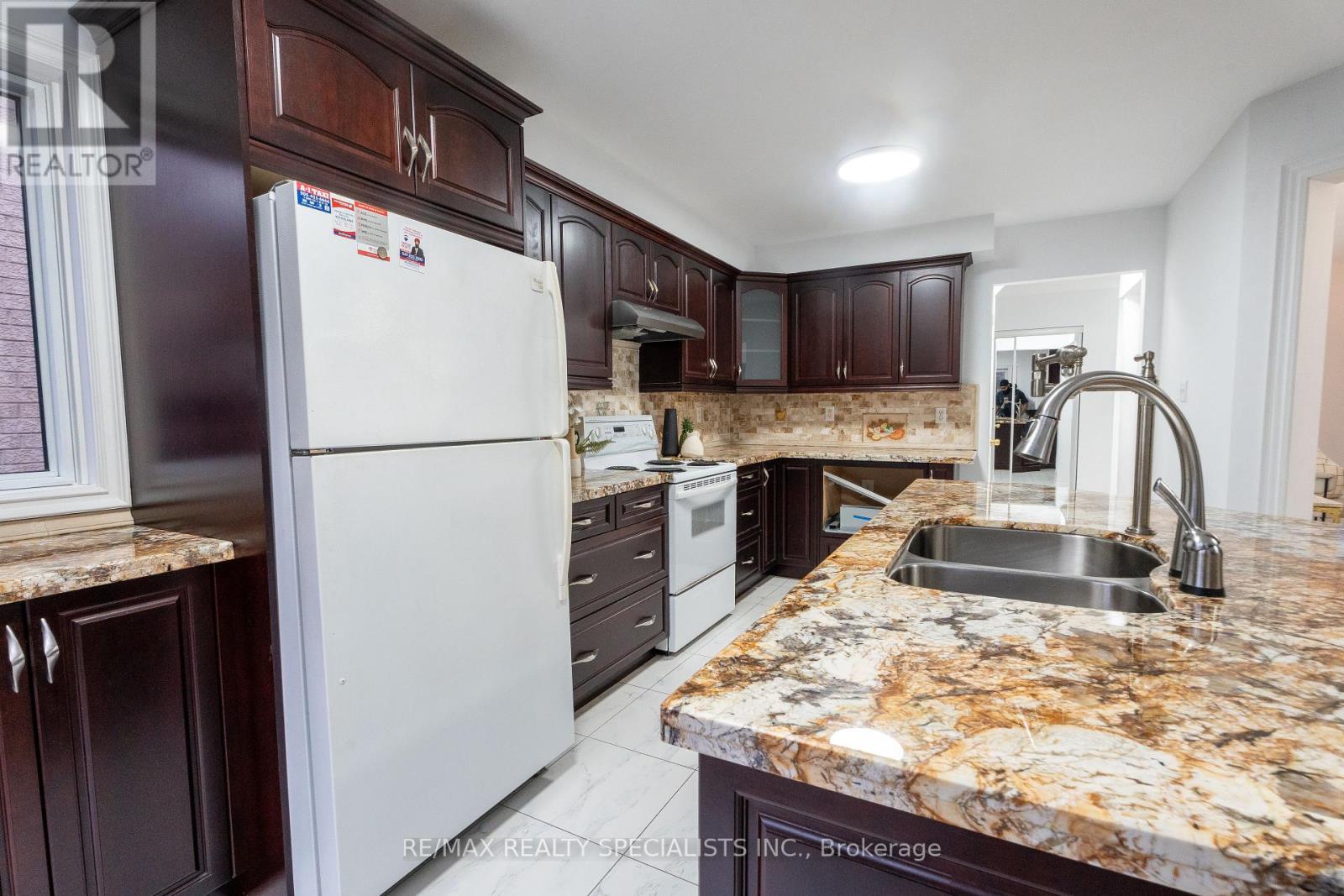 25 CARABRAM COURT - Image 17