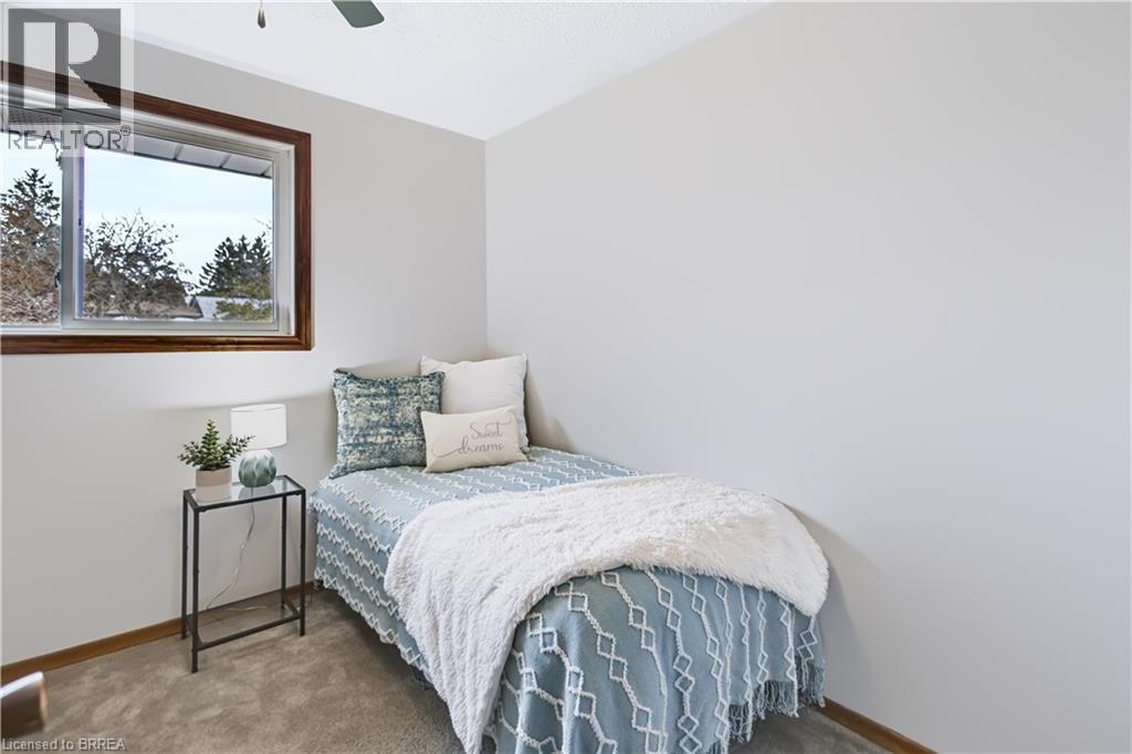 33 COACHWOOD Road - 15