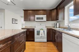 120 Eagle Place, Steinbach, MB R5G2A1 Photo 12
