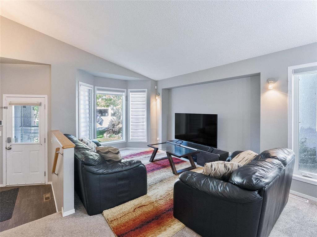 32 Julia Road, Winnipeg, Manitoba, R2N4M5, Winnipeg, Manitoba — photo 5 of 5