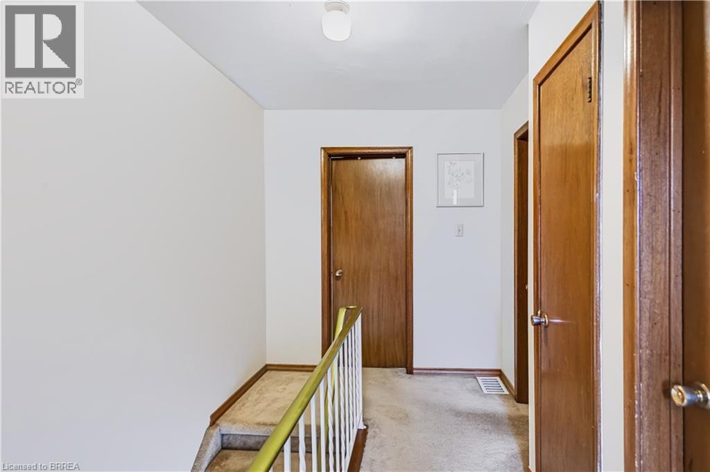 35 COACHWOOD Road, Brantford — photo 10