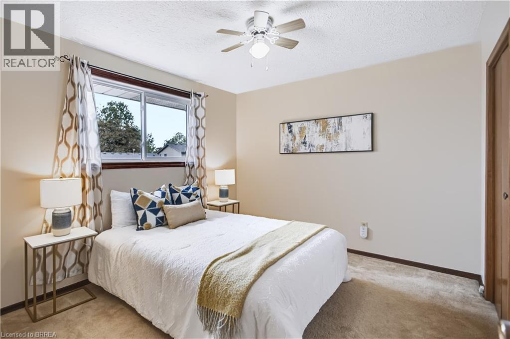 35 COACHWOOD Road, Brantford — photo 11
