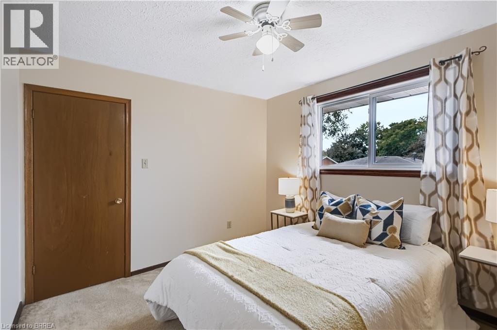 35 COACHWOOD Road - 12