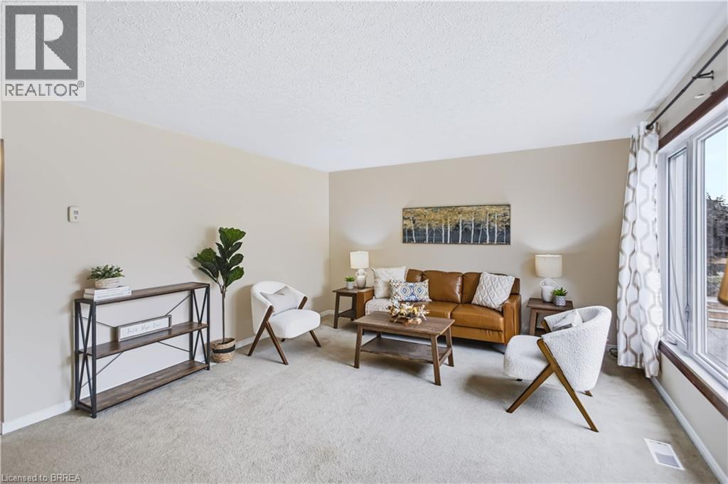 35 COACHWOOD Road - 3