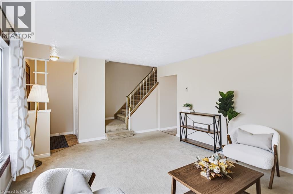 35 COACHWOOD Road, Brantford — photo 5